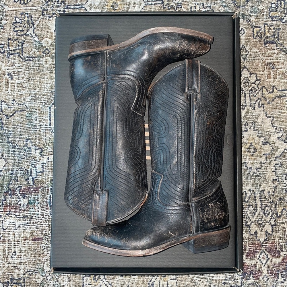 NWOT Frye Billy Stitch Pull on Boot!